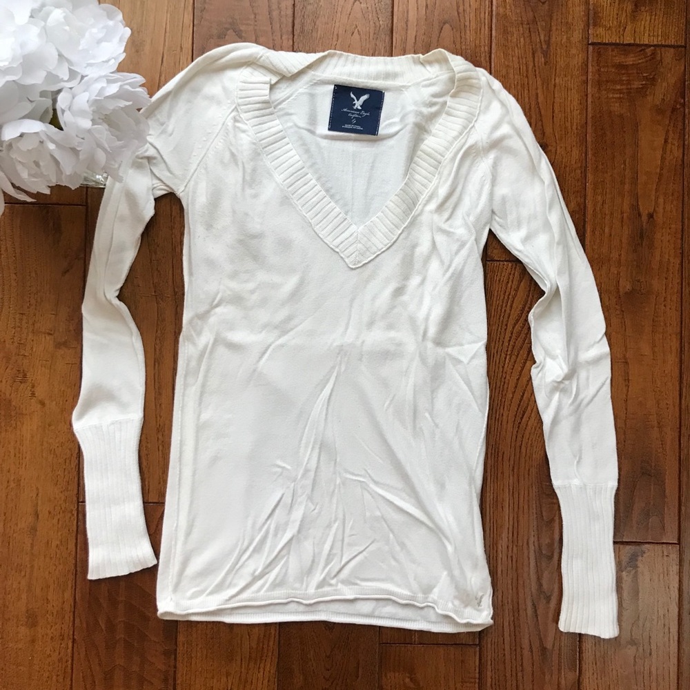 American Eagle v-neck cream sweater
